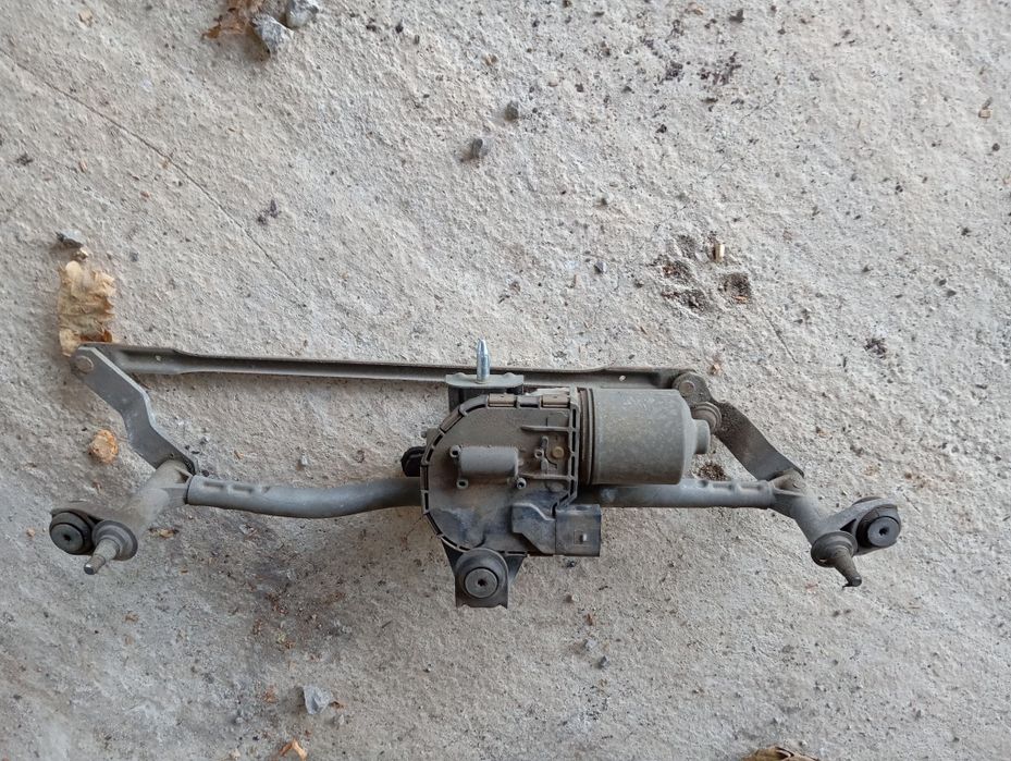 Моторче и механизъм за чистачки за Фолксваген туаран