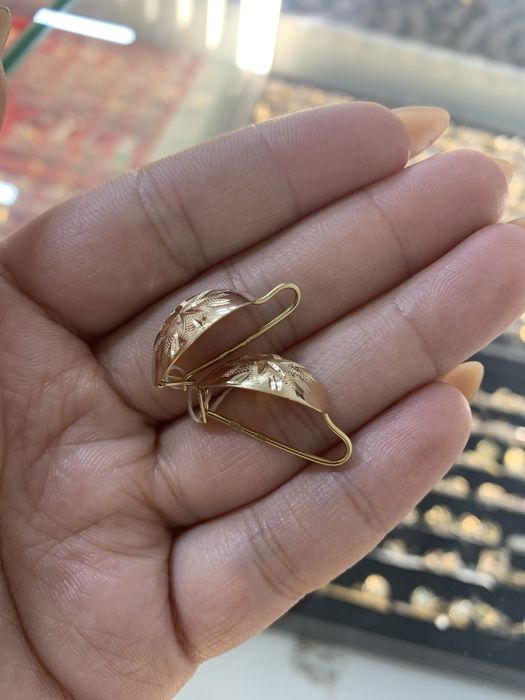 Золото серьги  г.Астана