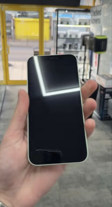 Iphone 12 , 64 Gb , 75%