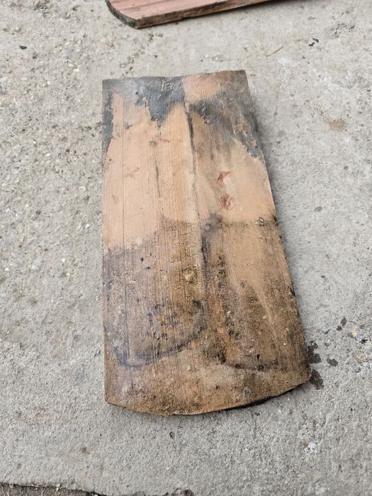 Vând țiglă  folosită