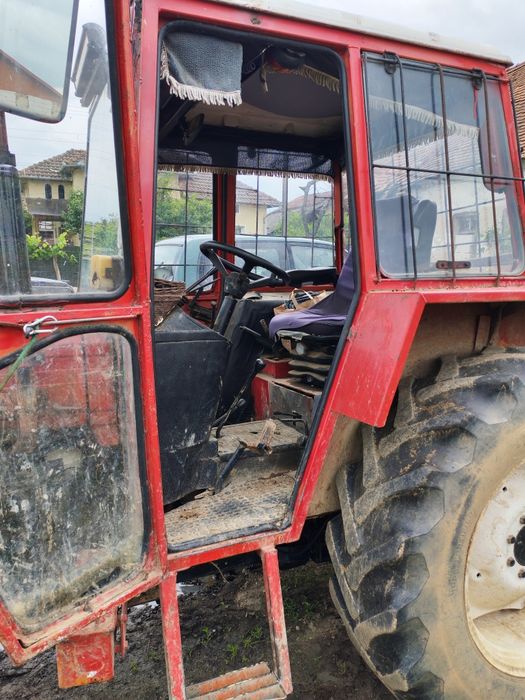 Tractor universal cu inversor