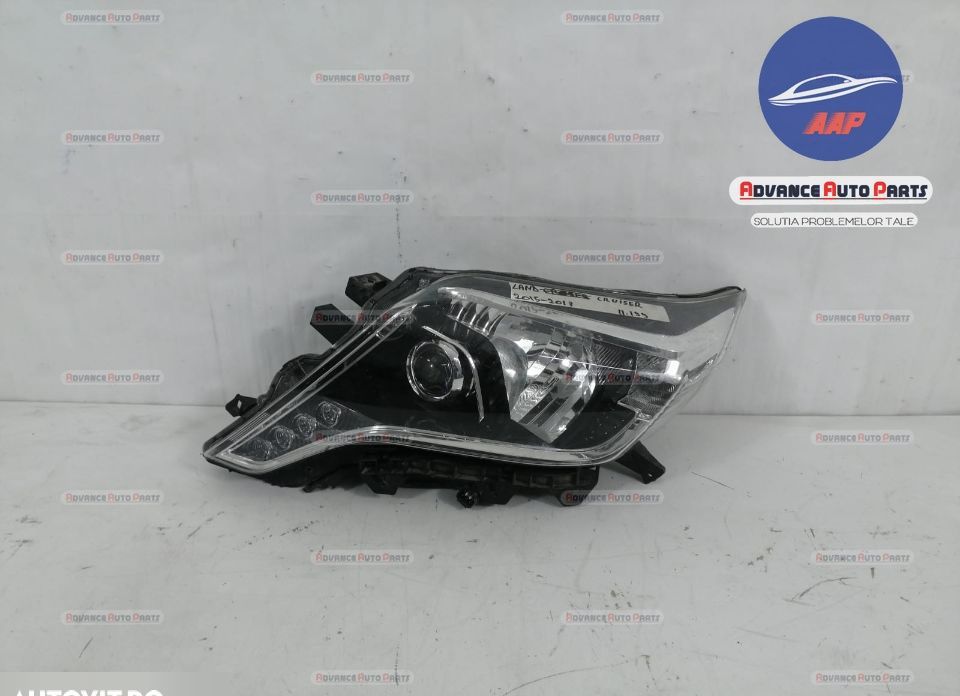 Ляв фар с халогенен и LED светлини оригинален Toyota Land Cruiser / То