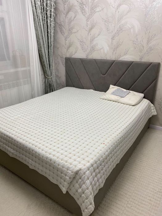 Кровать двуспальная 180/200