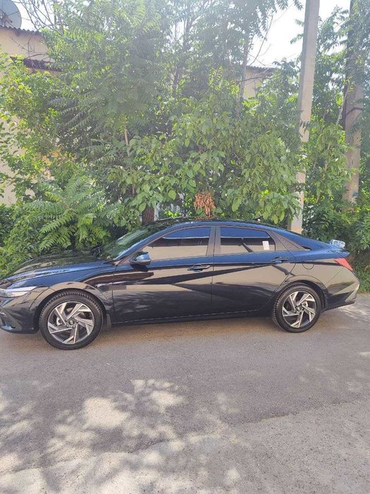 Узимники зур холатда Hyundai Elantra