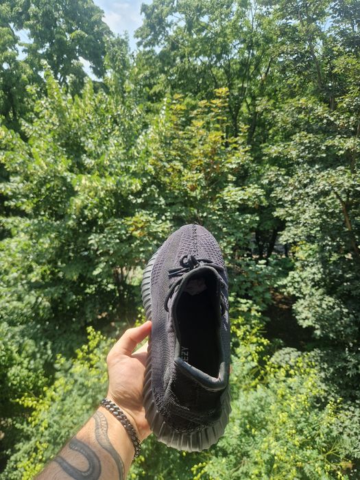 Yeezy 350 V2 Onyx