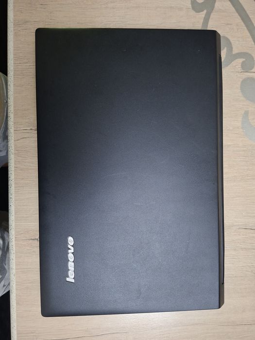 Lenovo noutbuk 10 RAM 256 Xotira