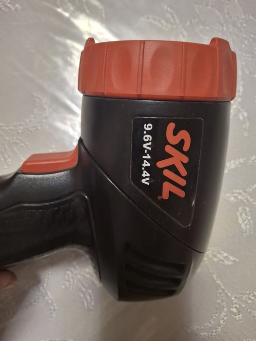 Фонарик аккумуляторный