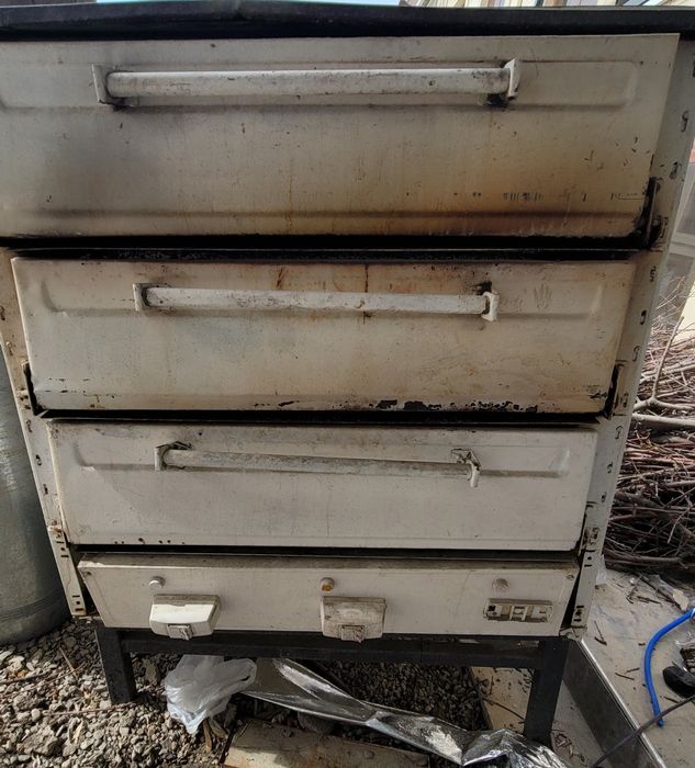 Olot somsa pechi sotiladi.