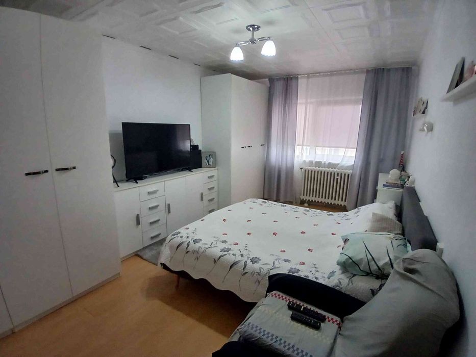 Vând apartament sau schimb cu casă locuibila