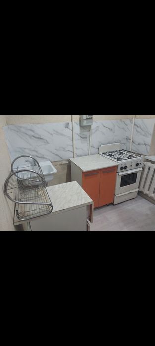 Продам кухонный гарнитур глянц. оригинал