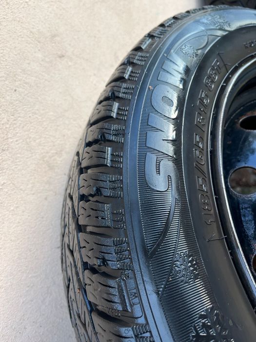Jenti cu anvelope de iarnă 185 65 R15 Debica si Sebring