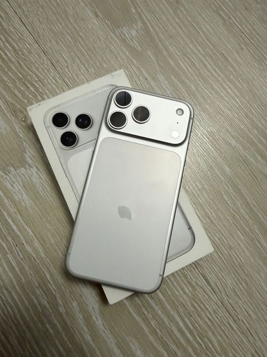 Продам iphone 17 pro max 256gb американец