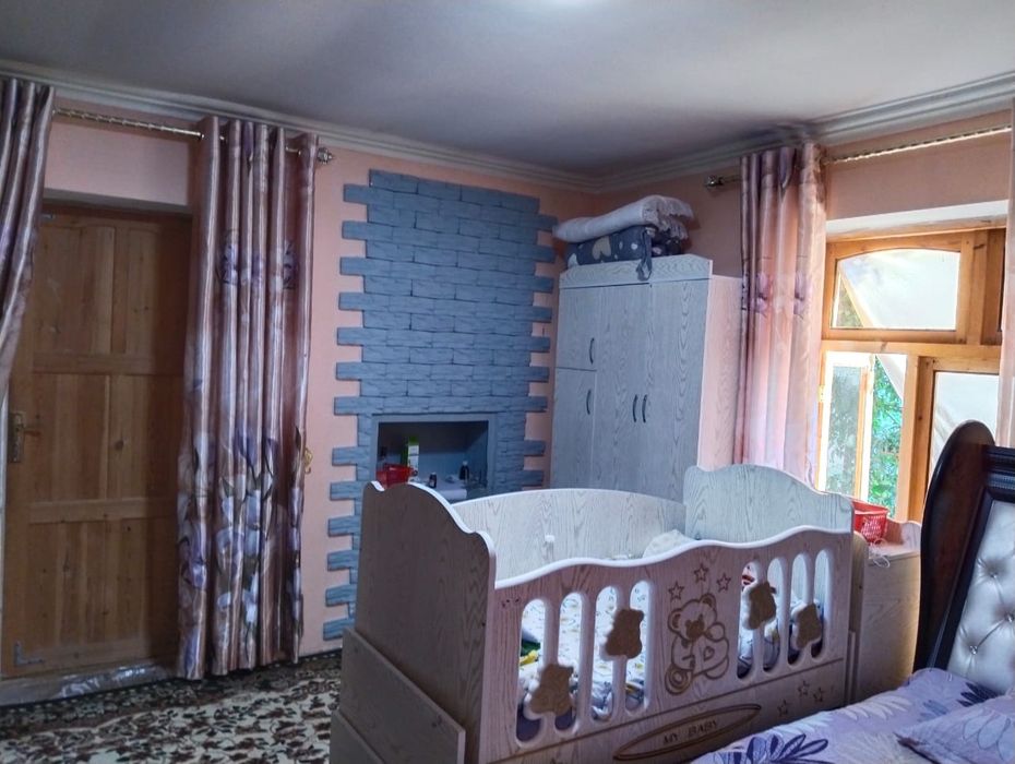 Уи сотилади 5 хонали