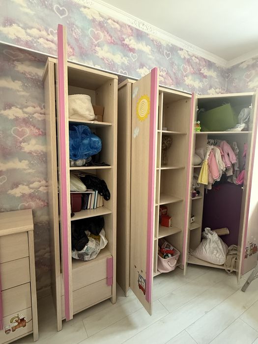Продам шкафы в детскую