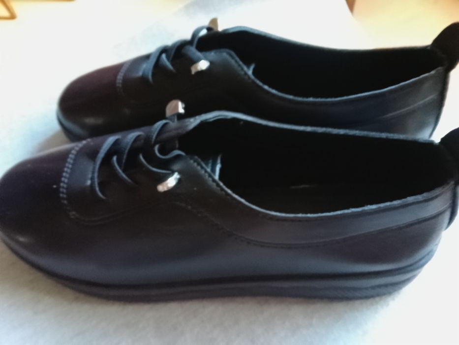 Продам новые туфли 38 р