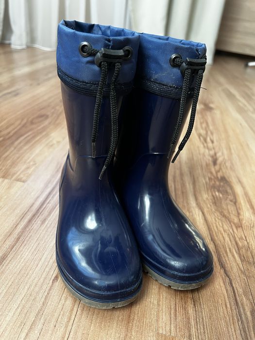 Продам детские резиновые сапоги