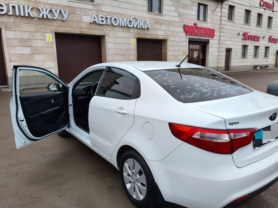 Продам машину Киа Рио.