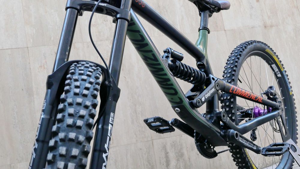 Commencal Furious DH, 27.5 S, RockShox Boxxer Air 200 мм. ход