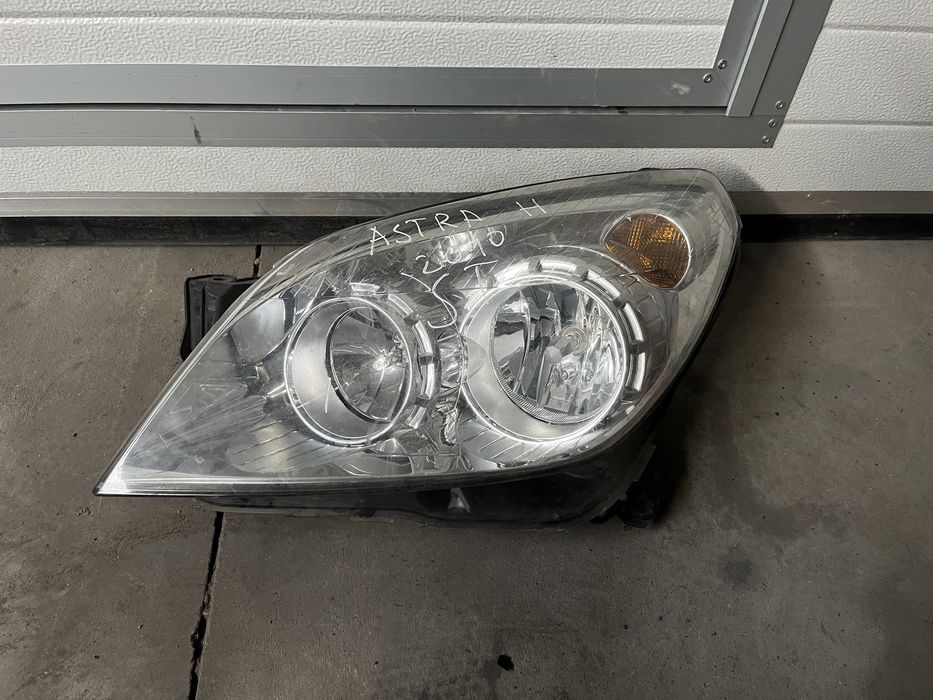 Far / faruri stânga-dreapta Opel Astra H