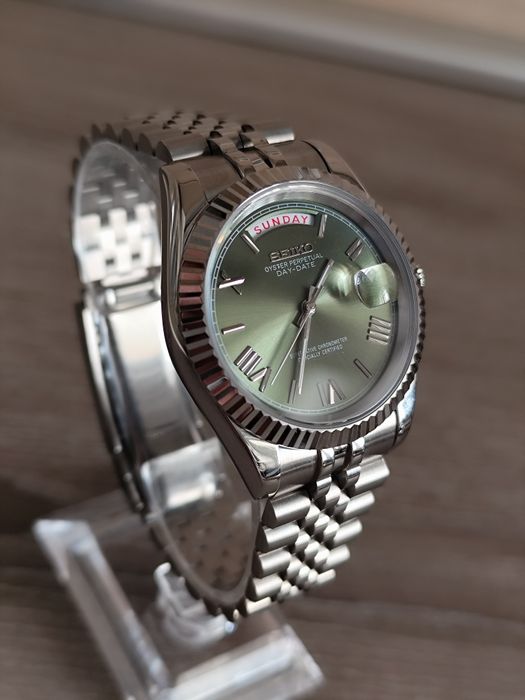 Vand ceas Seiko Day Date Jubilee Olive Green Daily Watch