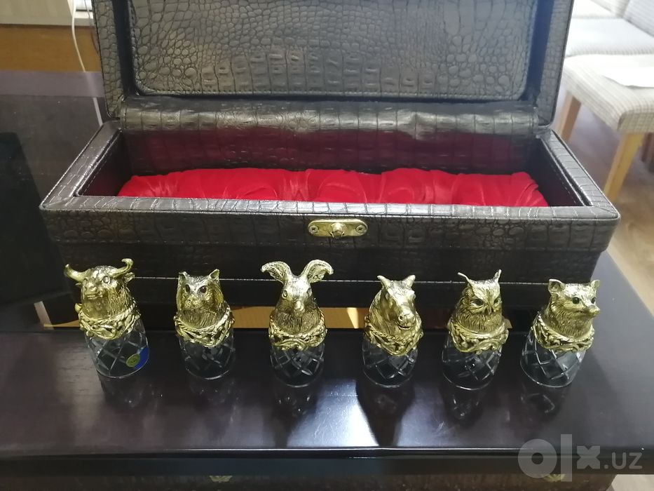 Рюмки подарочные(латунь+хрусталь). Есть доставка. qadah toplami,sovg'a