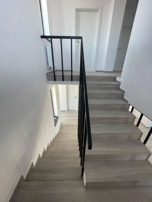 Case zona Metro - Ansamblu Rezidential