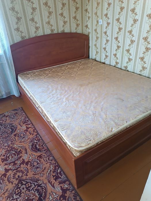 Продам кровать двухспальнюю