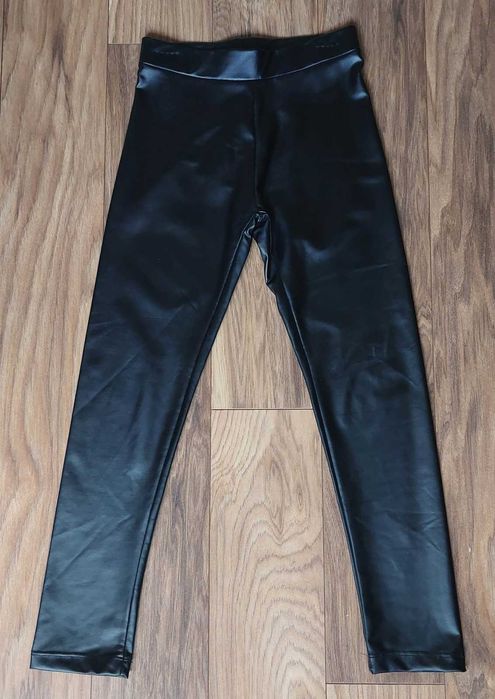 пола с пайети и кожени клинове