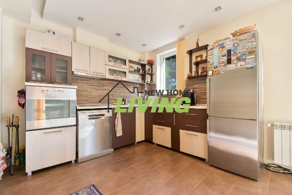 Продава се Къща в с. Гълъбово, Област Пловдив - 186 кв.м за 2017 €/кв.м - Снимка #1