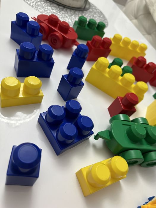 Lego cu piese mari
