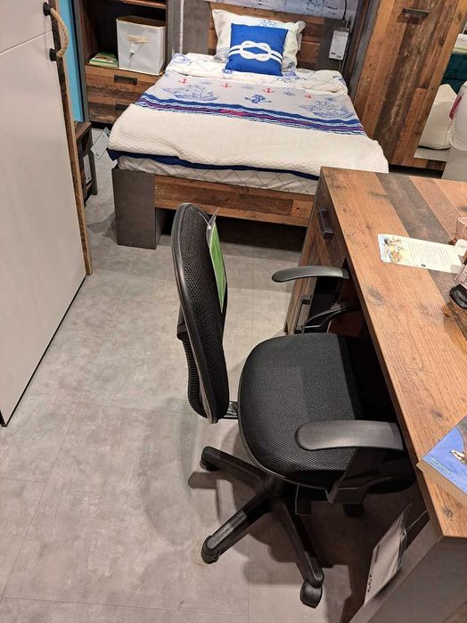 продавам стол Prestige от серията CARMEN-удобен,функционален,въртящ се