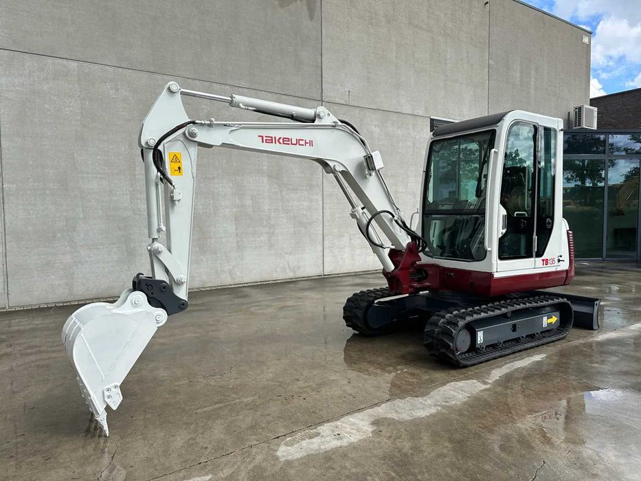 Excavator Takeuchi 3.5T Midi