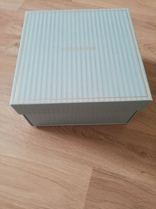 Срочно Продам конфетница