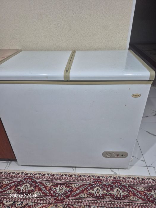 Продаеться морозильная камера