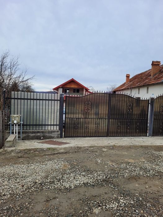 Casa de vanzare in com Mihaesti