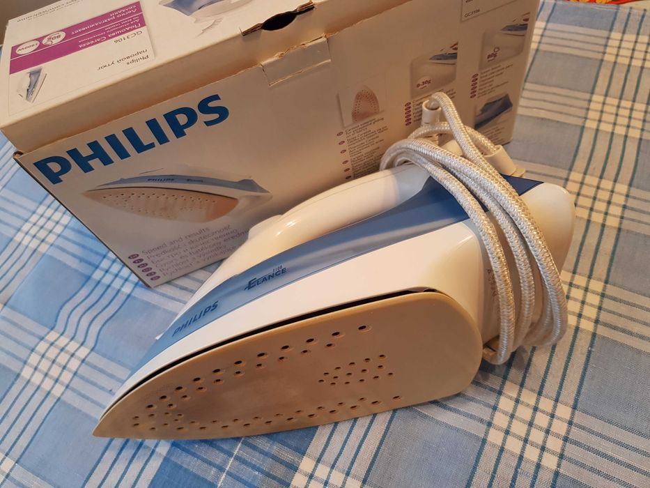 Fier de calcat cu abur anticalcar PHILIPS GC 3106