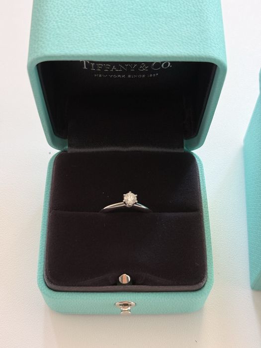 Кольцо Tiffany с бриллиантом