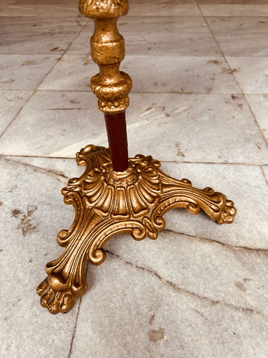 Декоративна ретро масичка в бароков стил – метална, златиста