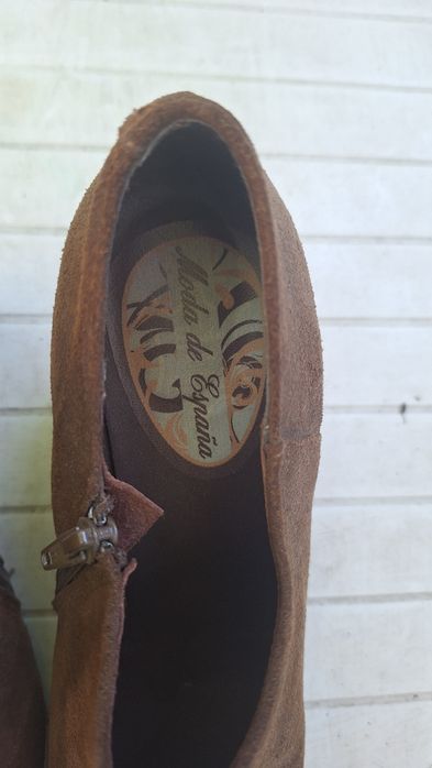 Botine din piele intoarsa