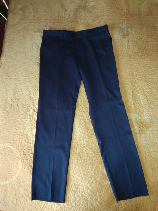 Официален костюм