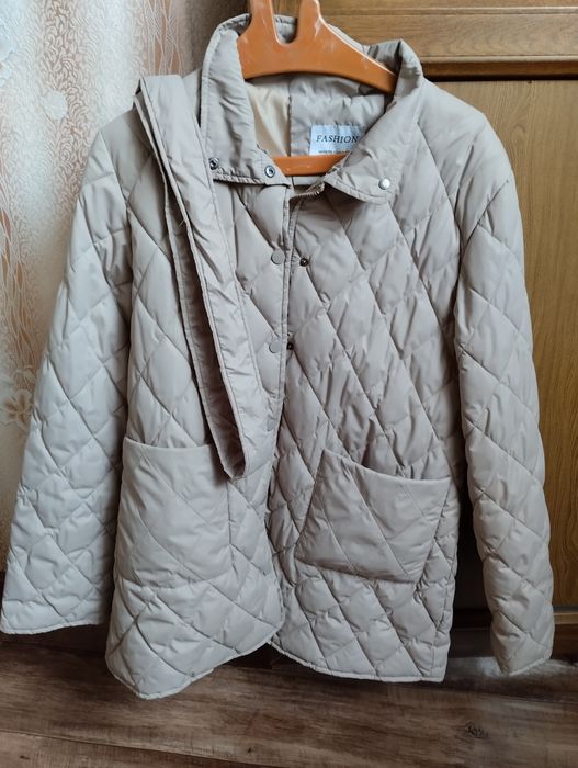 Женская куртка на весну