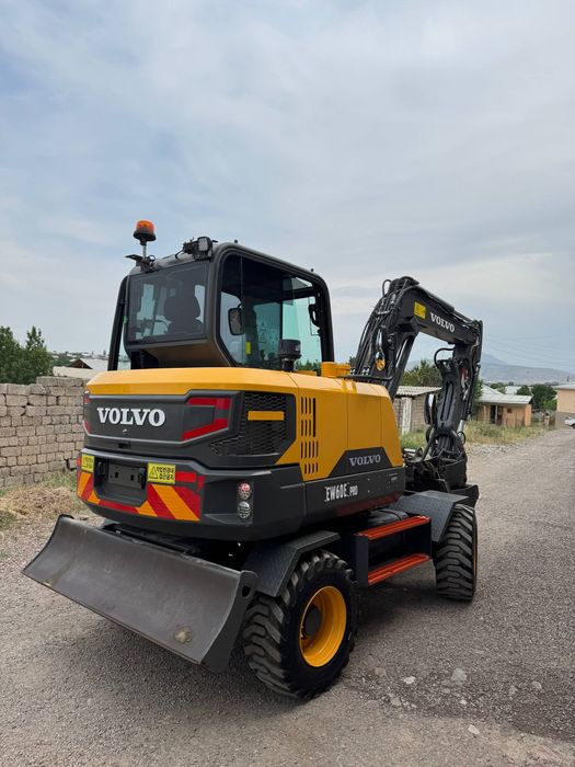 Exkavator Volvo 60PRO sotiladi