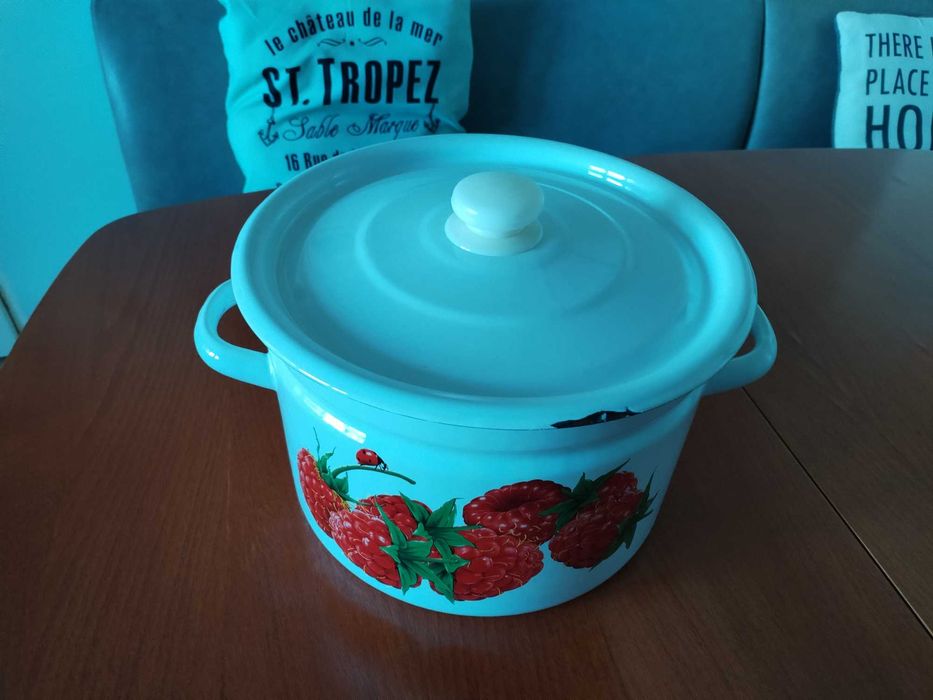 Голяма тенджера с капак