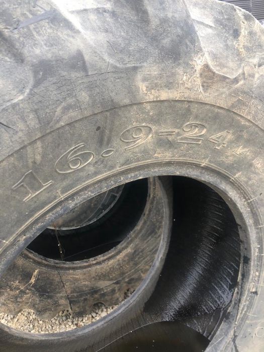 Cauciucuri buldoexcavator 15,5 R  25