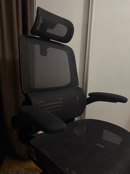 Ергономичен офис стол