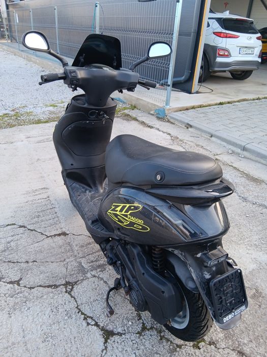 Скутер Piaggio Zip 50