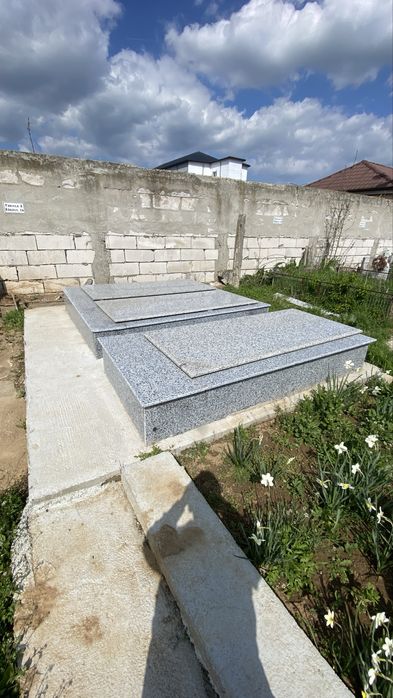 Vând 3 locuri de veci | Cimitir Bălăceanca