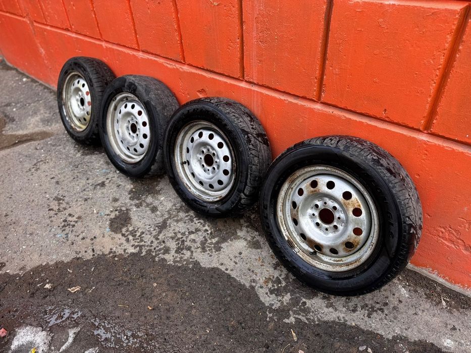 Продам комплект летних шин