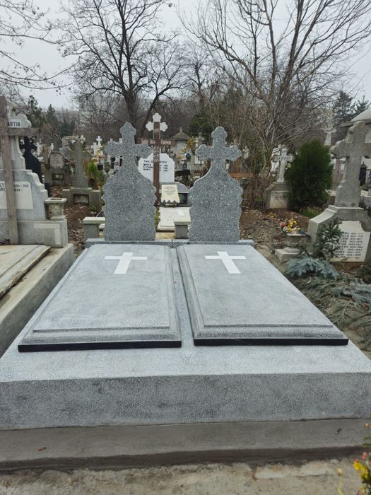 Loc de veci cimitirul izvorul nou 6mp