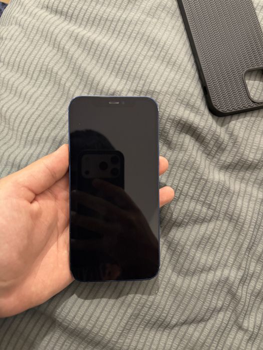 Продам срочно Iphone 12